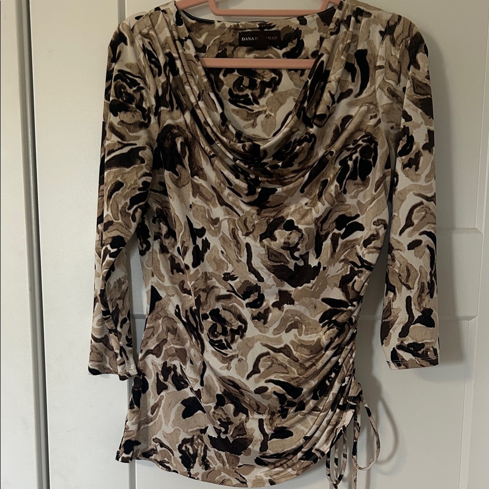 Dana Buchman Women's Tan and Black Floral Blouse